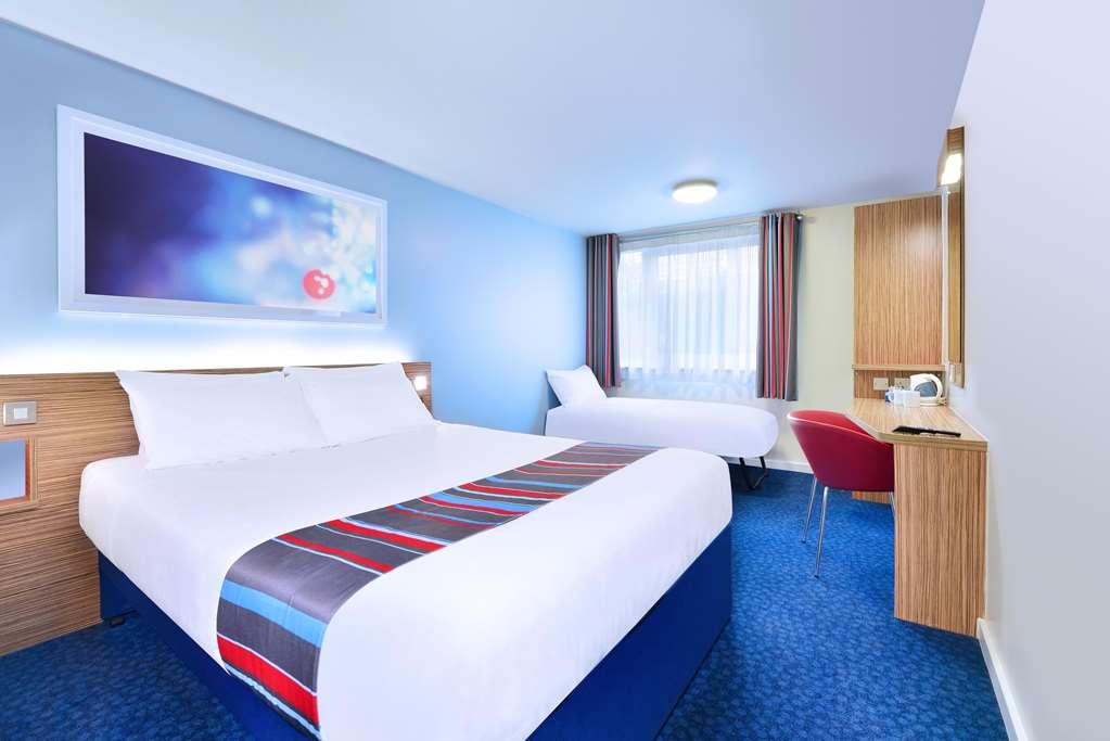 Travelodge Caerphilly Quarto foto